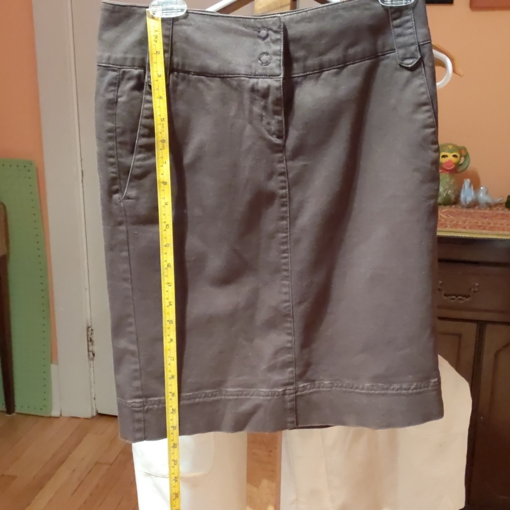 Cotton stretch pencil skirt 21 inches.